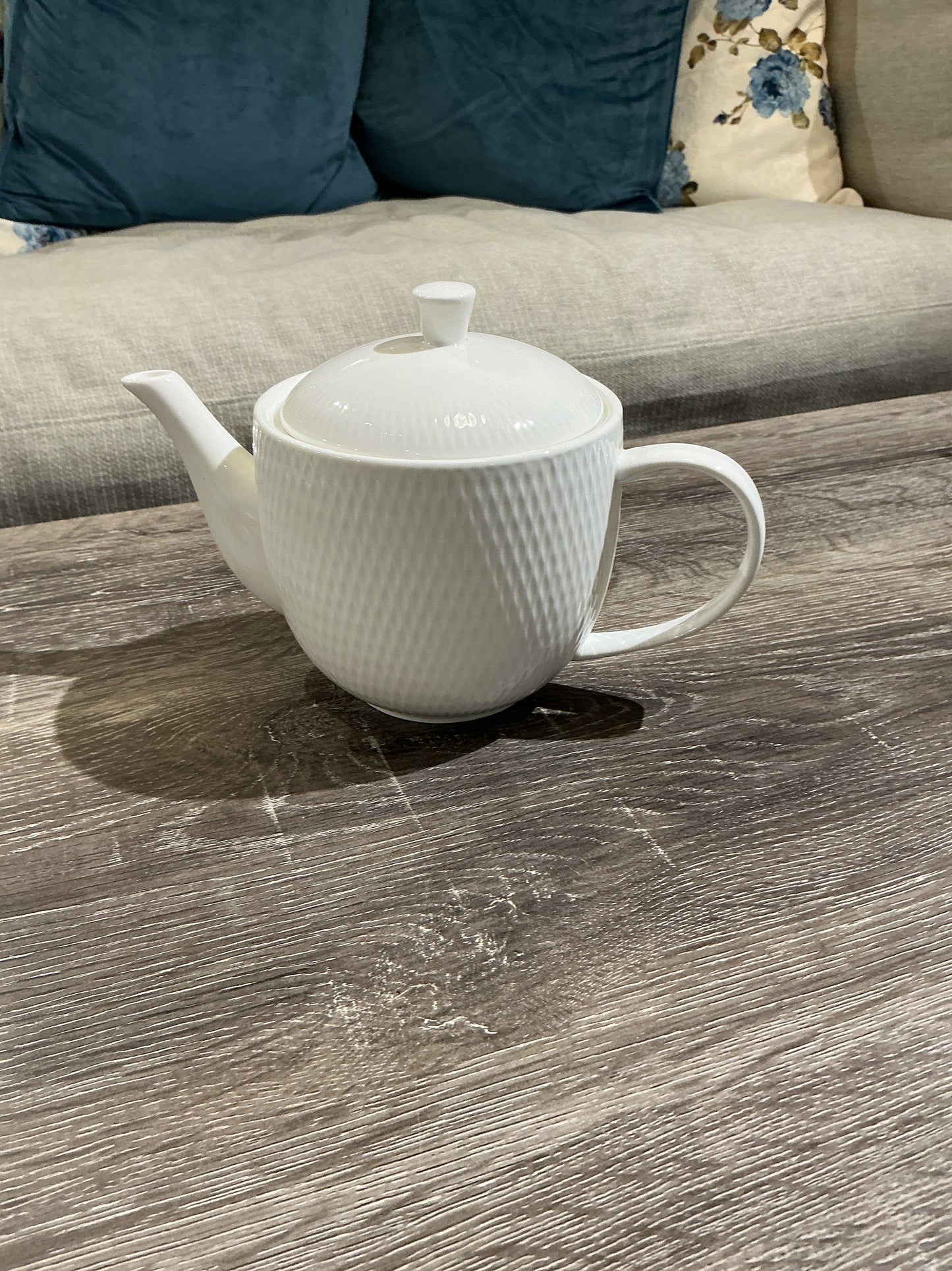 Tea pot