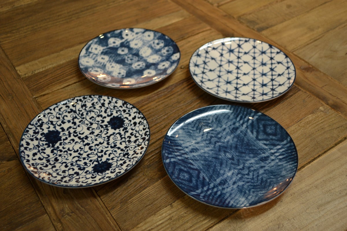 Set of 4 Ceramic plates Navy blue motifs