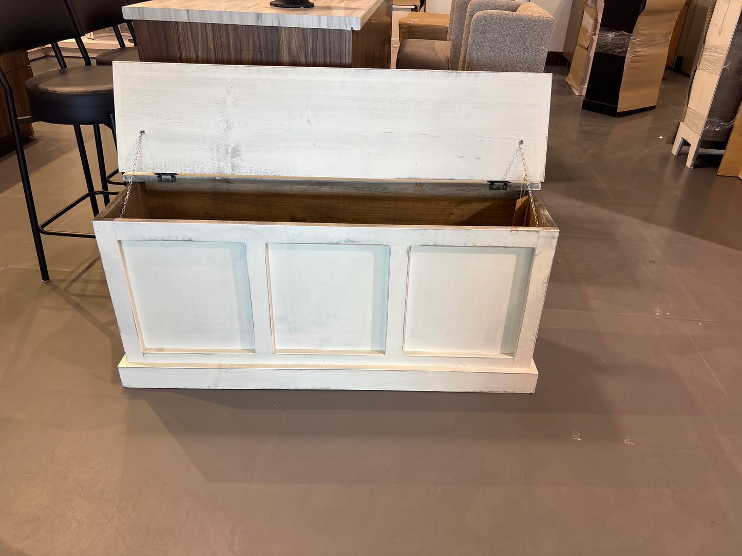 Shaker Chest Large
