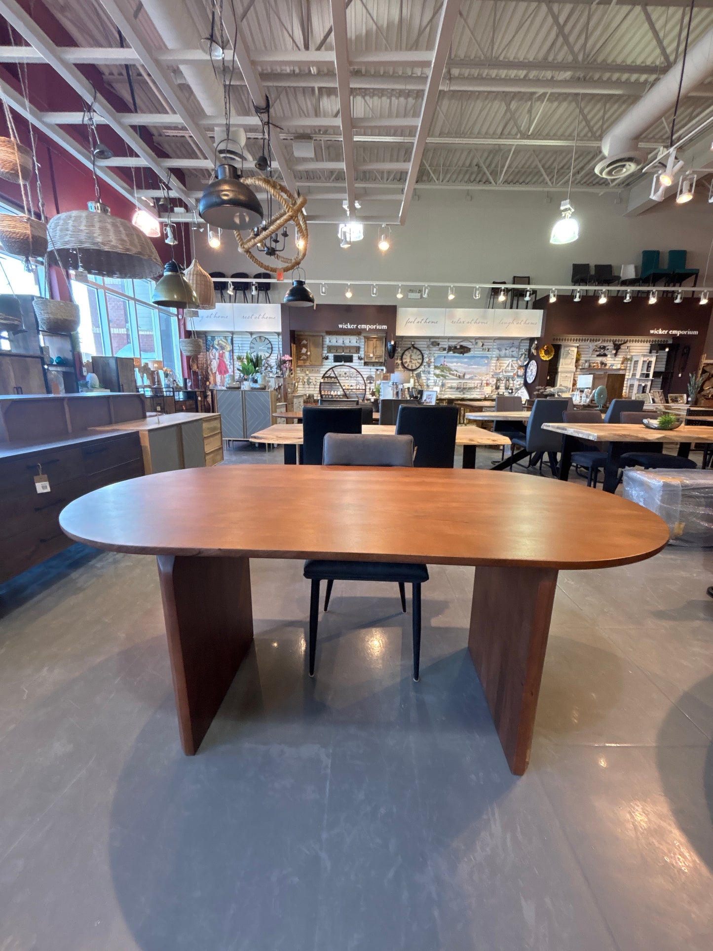 ELLIPSE - Mango Wood Dining Table
