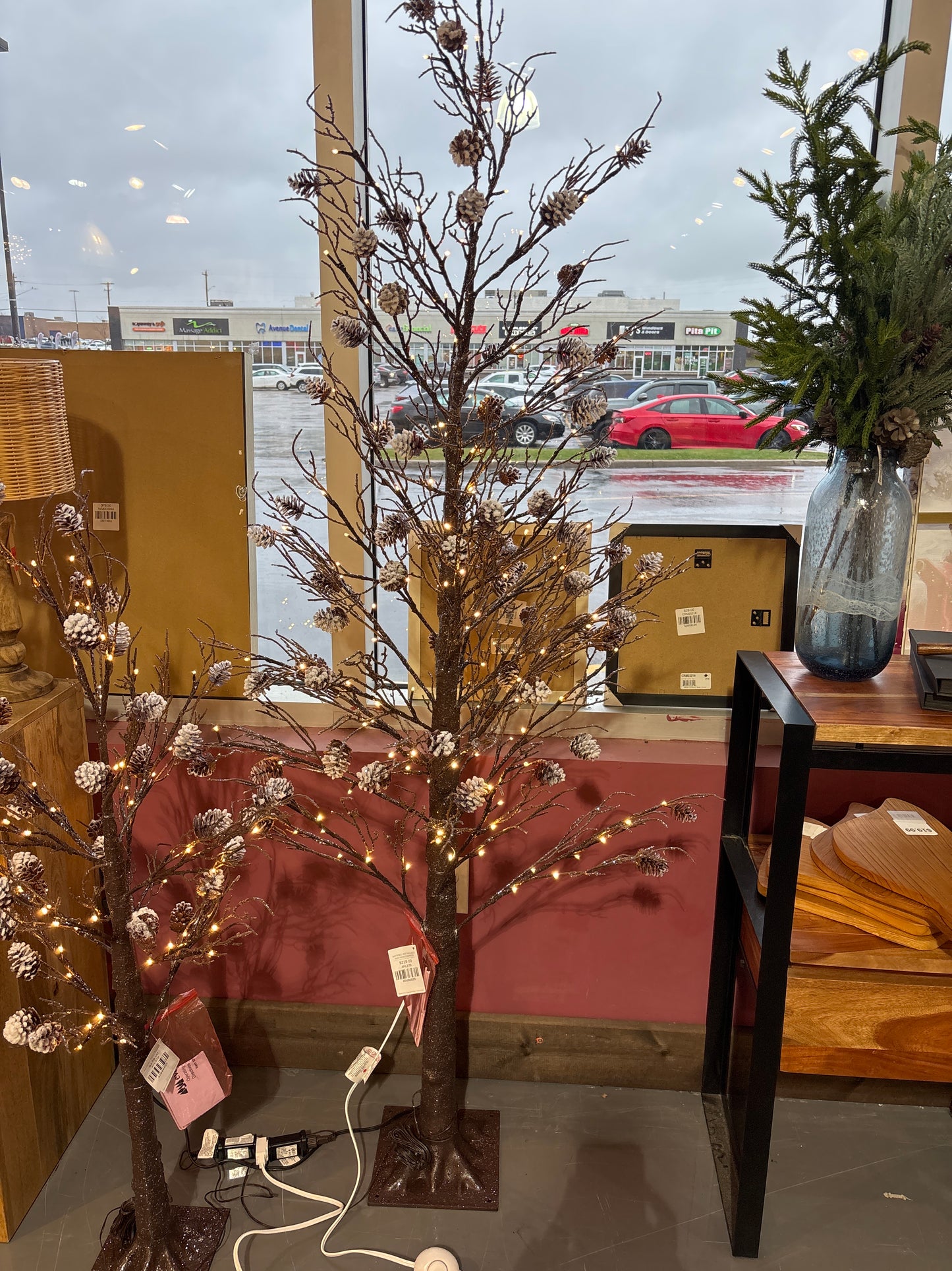 Woodland Tree with Pine Cones L