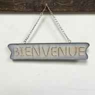 Hanging Metal Bienvenue Sign