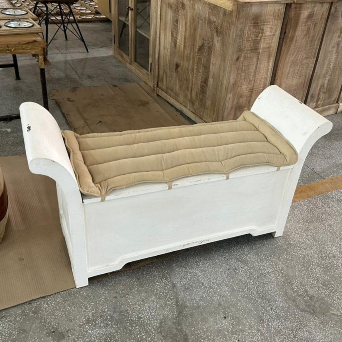 Entryway distressed bench trunk Wicker Emporium