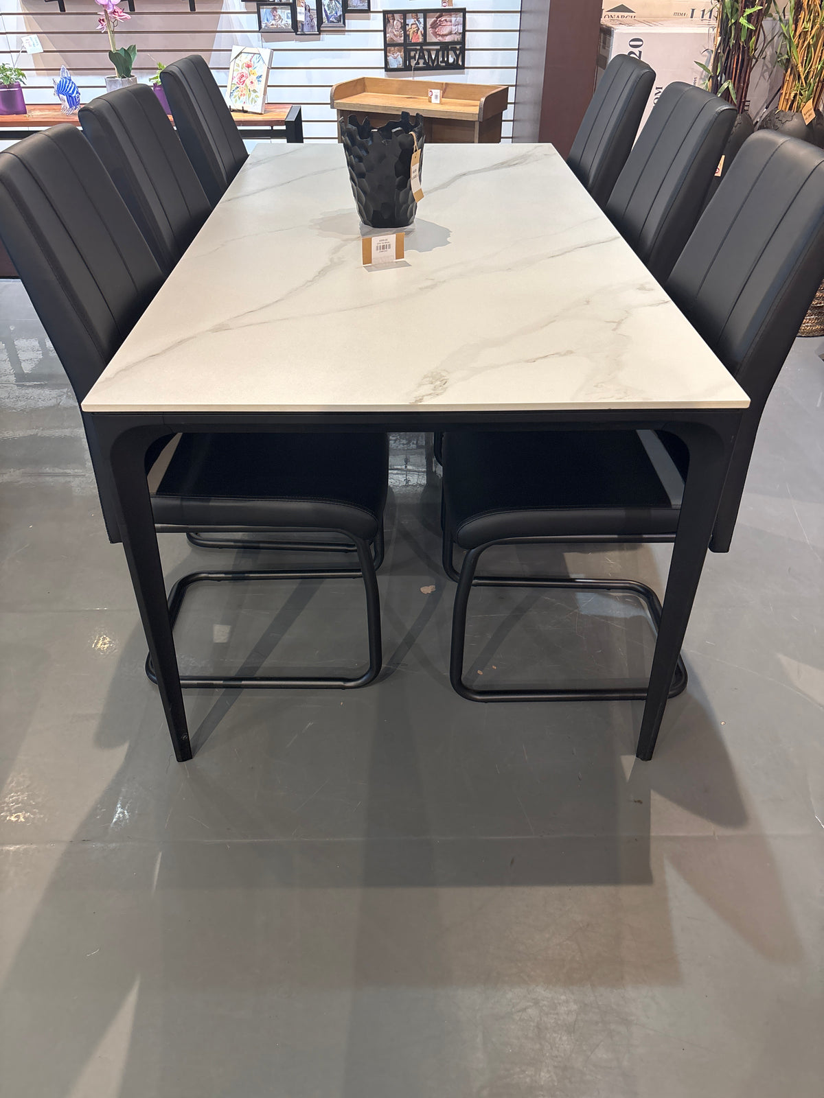 RYAN Dining Table
