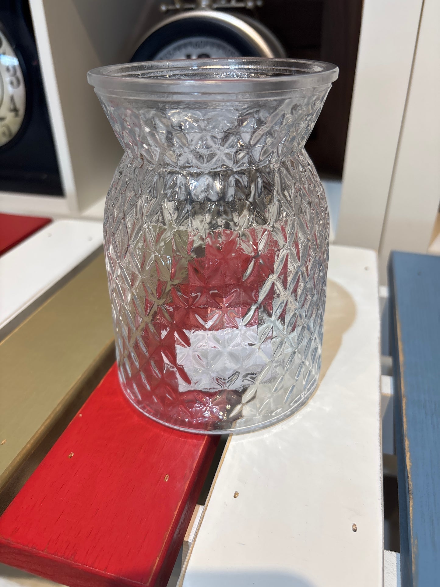 Clear Diamond Pattern Glass Vase