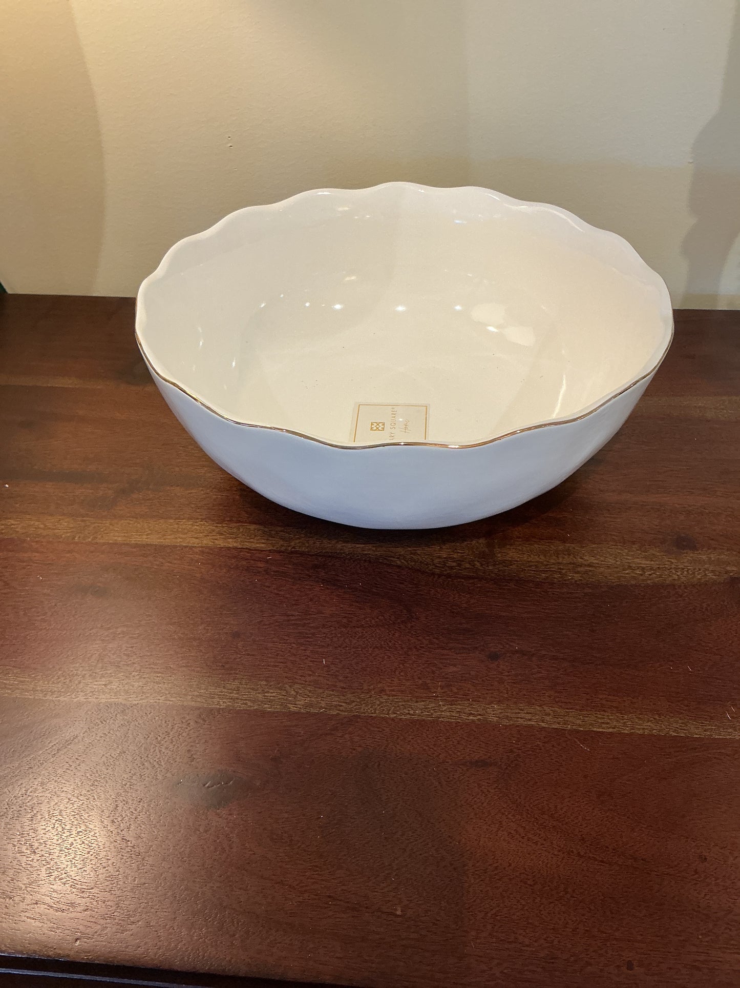 Serving bowl