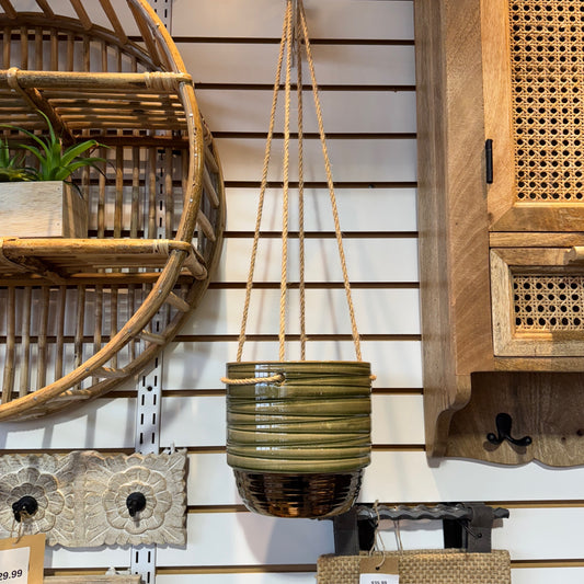 Suspended pot striped green planter
