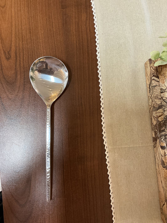 Serving spoon