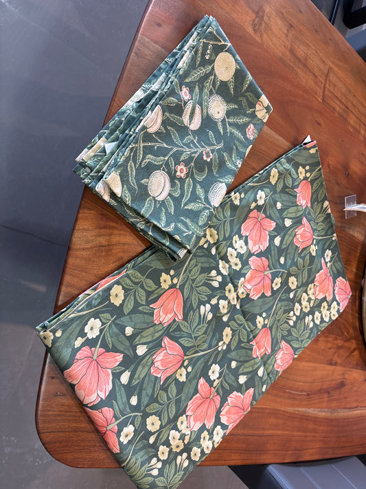 Table Runner Floral