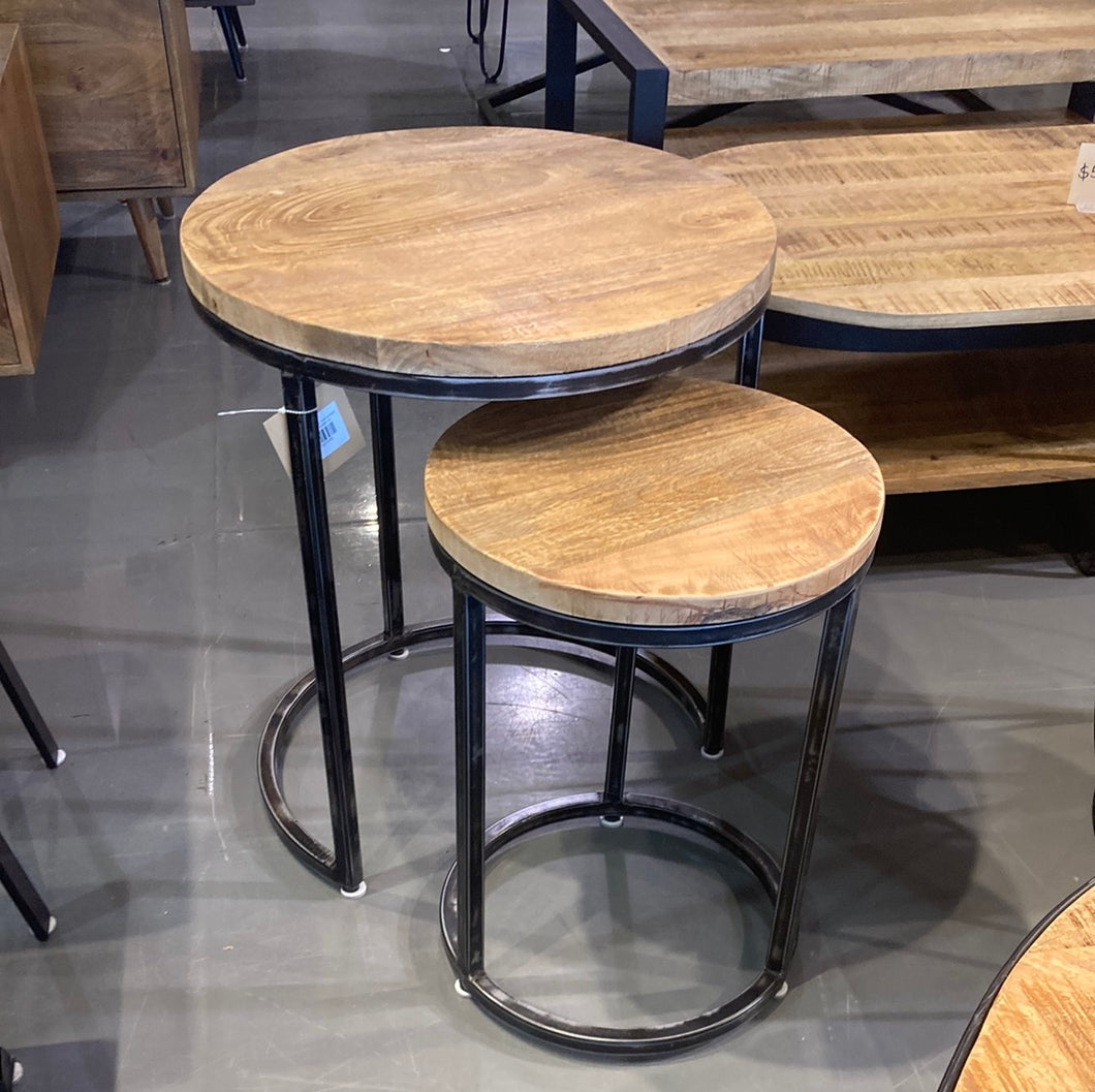Dachi Round set of two nesting tables