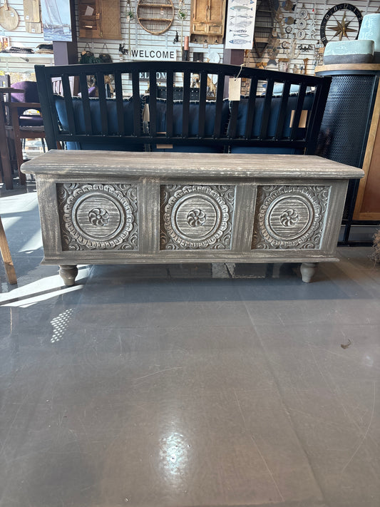 Aria Carved Flower Trunk