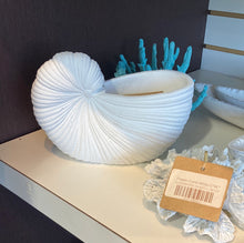 Load image into Gallery viewer, White Sea shell ceramic pot
