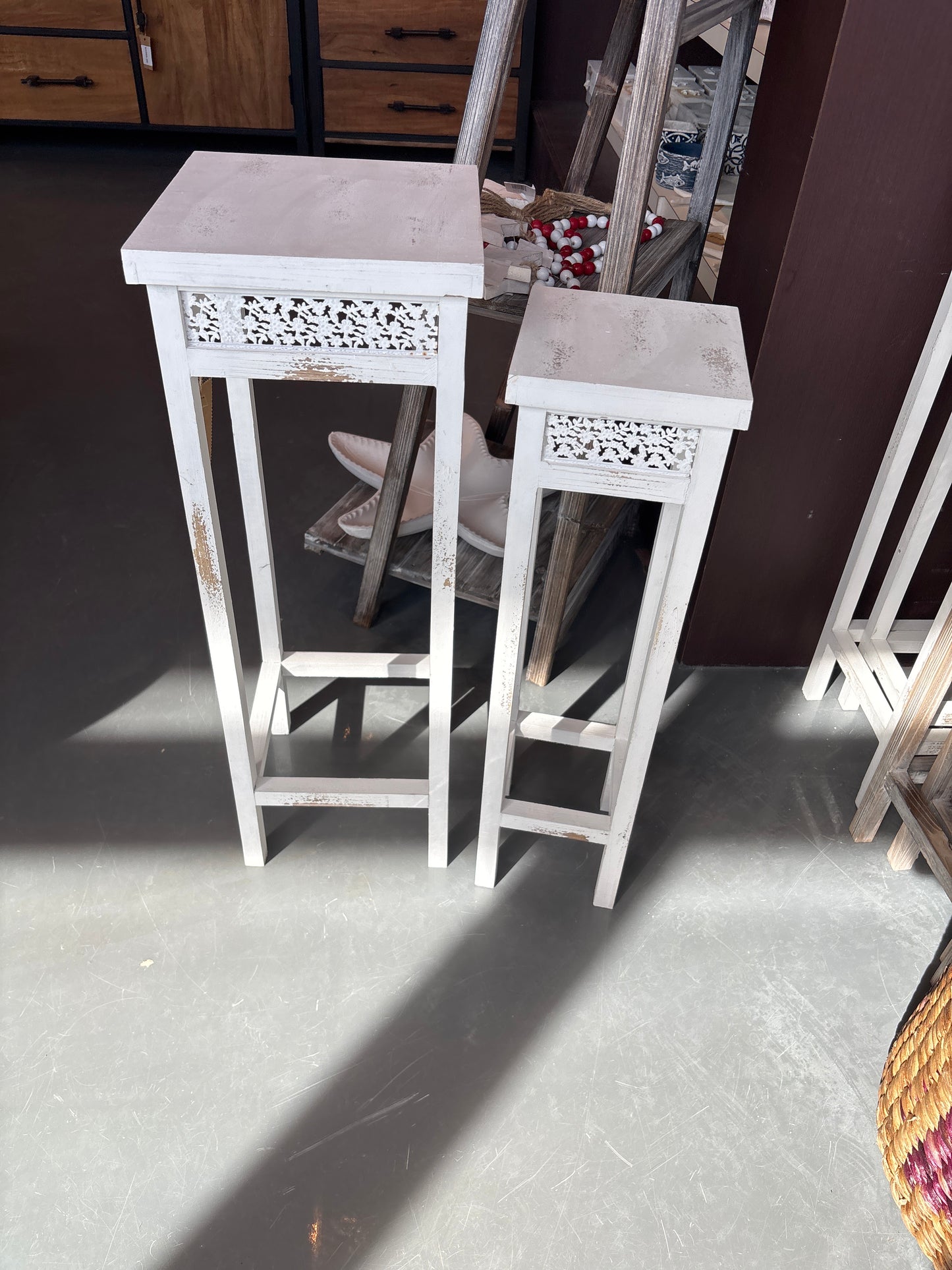 Distressed White Wood Flower Stand, Set of 2
