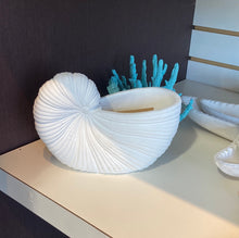 Load image into Gallery viewer, White Sea shell ceramic pot
