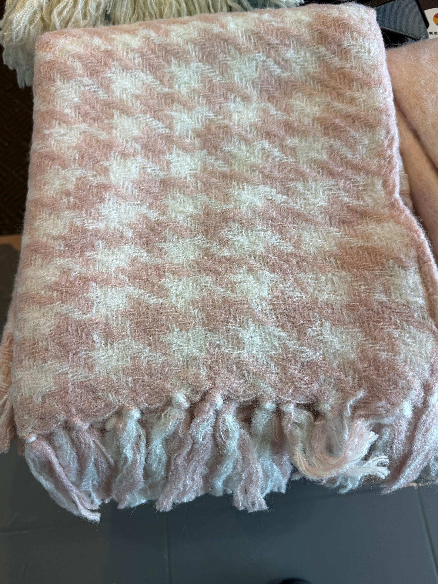 LIZBETH THROW