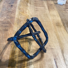 Load image into Gallery viewer, Black Trio Aluminium Chain link Table Decor
