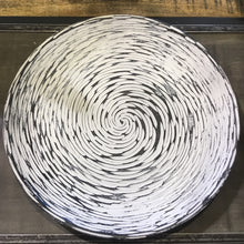 Load image into Gallery viewer, Circular Pattern Serving Plate
