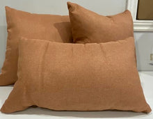 Load image into Gallery viewer, Accent lumbar Pillow
