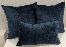 Load image into Gallery viewer, Accent lumbar Pillow
