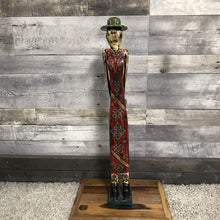 Load image into Gallery viewer, Bohemian wood statue couple
