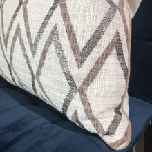Load image into Gallery viewer, Diamond print pillow with piping 18 x 18

