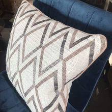 Load image into Gallery viewer, Diamond print pillow with piping 18 x 18
