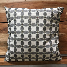 Load image into Gallery viewer, Black and White Flower pattern pillow
