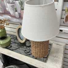 Load image into Gallery viewer, New Concrete Large Table Lamp with a Rope Design
