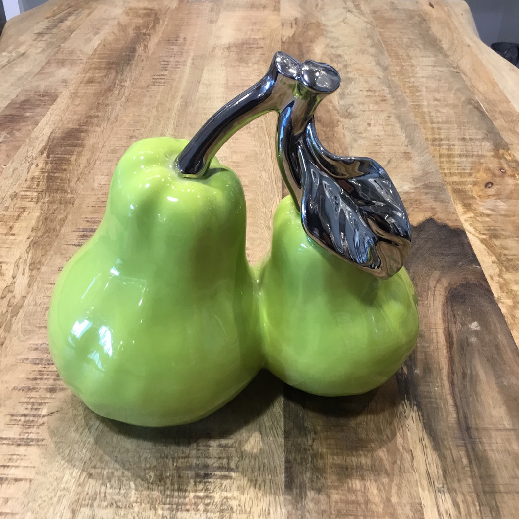 Green pears table decor