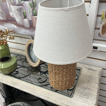 Load image into Gallery viewer, New Concrete Small Table Lamp with a Rope Design
